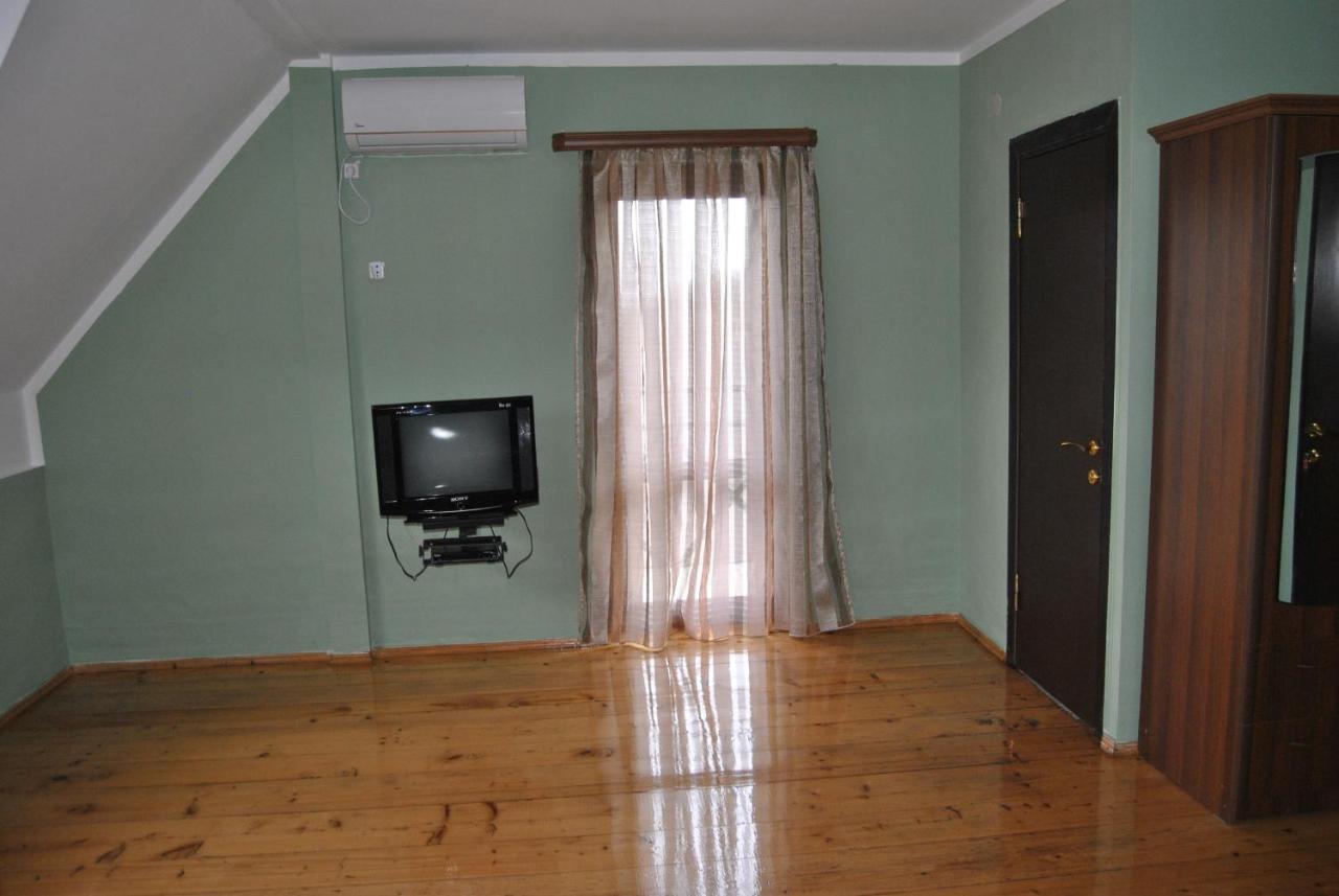 Galavnis Kari Hotel Signagi Buitenkant foto