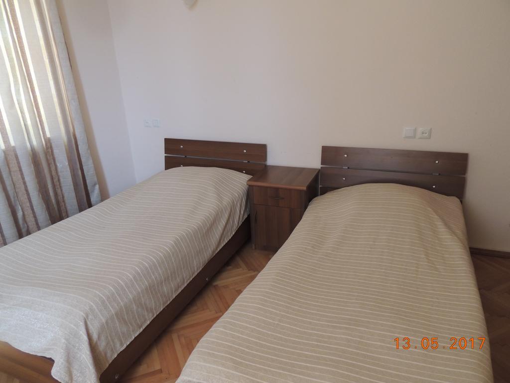 Galavnis Kari Hotel Signagi Buitenkant foto