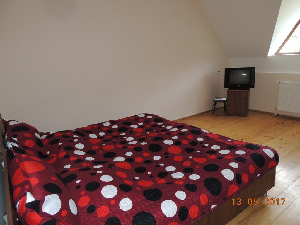 Galavnis Kari Hotel Signagi Buitenkant foto